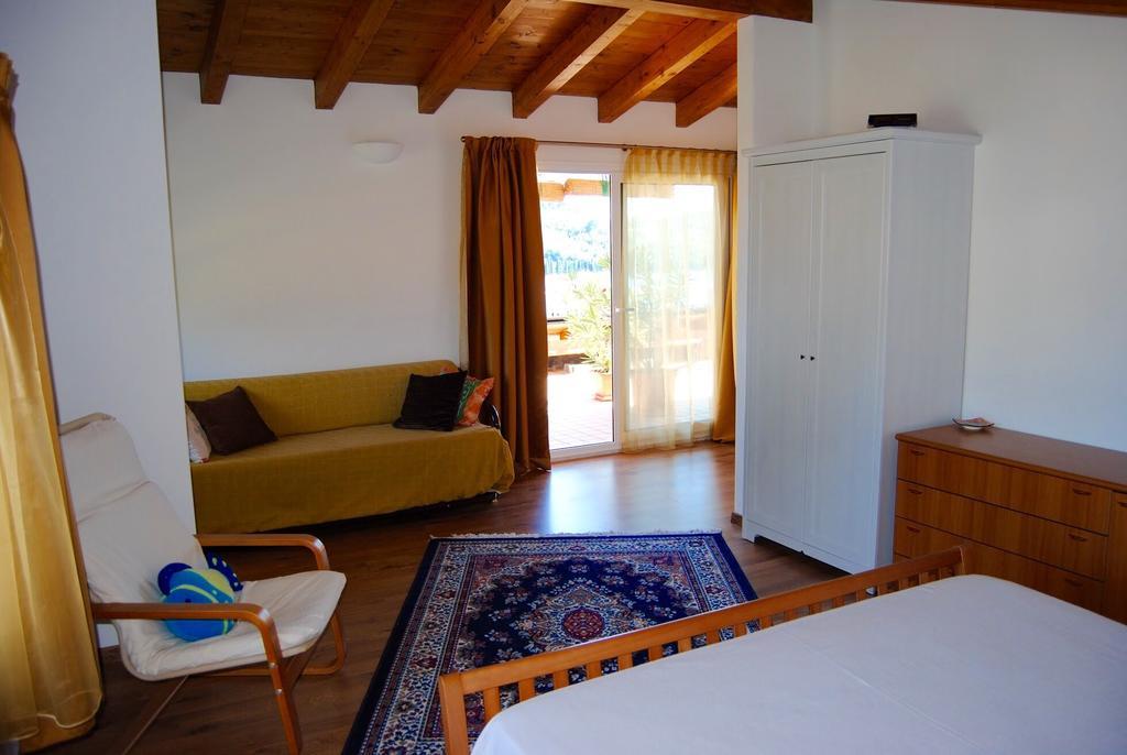 Ai Colli B&B Salò Rum bild